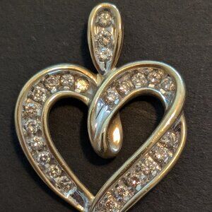 10 Kt Gold Diamond Heart Pendant